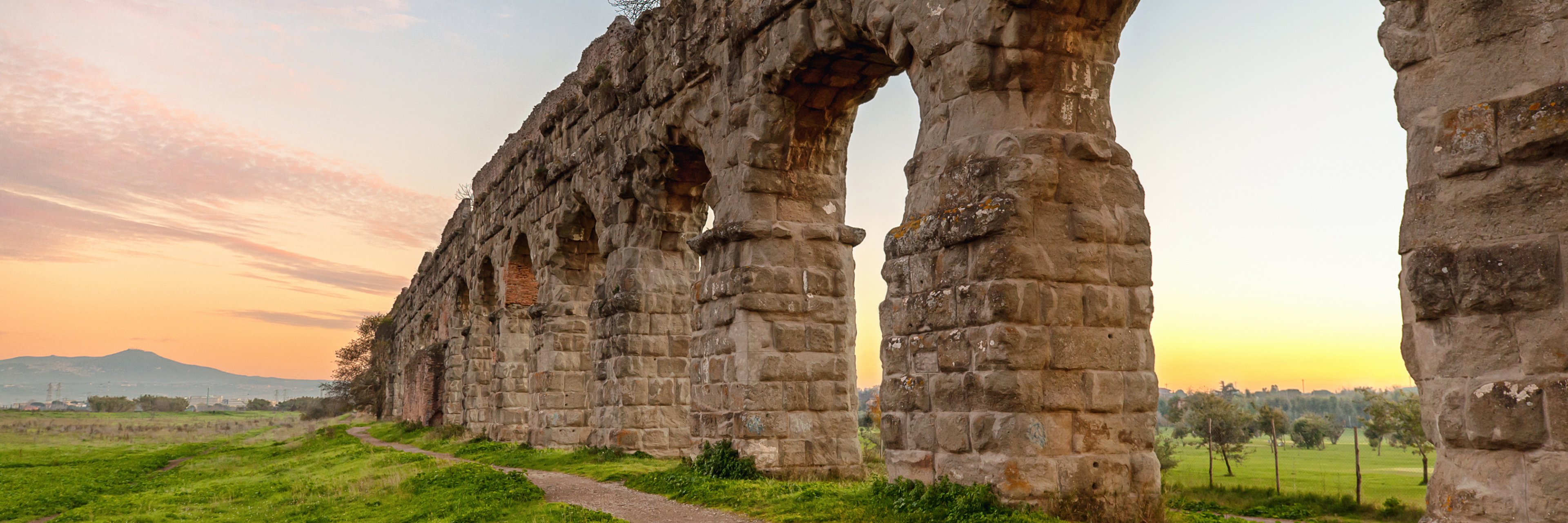 Roman aqueduct Roman aqueduct